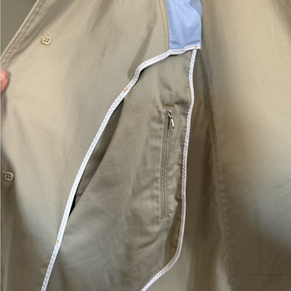 Bugatti raincoat, jacket in excellent condition. Bust 24” length 37” - Picture 7 of 12